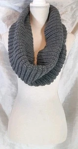 Divided H&M Chunky Knit Infinity Loop Scarf Cowl Snood Wrap Charcoal Gray Unisex - Picture 1 of 5