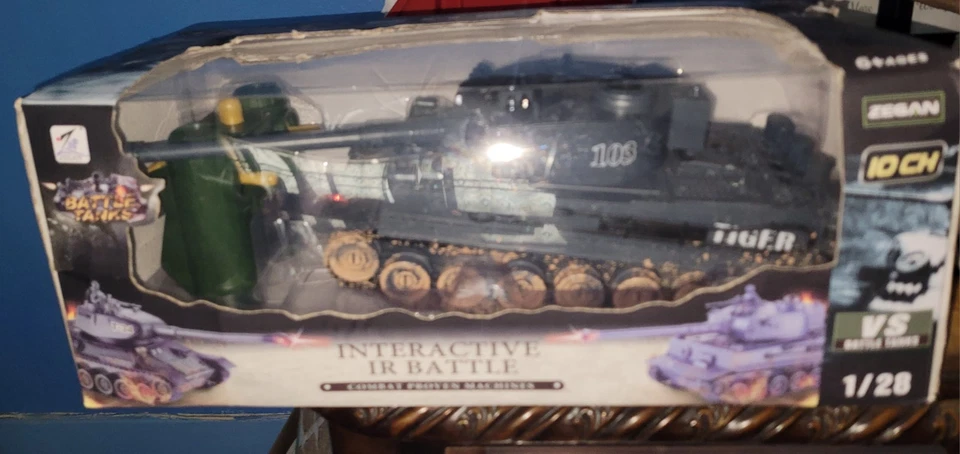 ZEGAN RC BATTLE TANKS INTERACTIVE IR BATTLE 1:28 Tiger Tank - Image 1 of 3