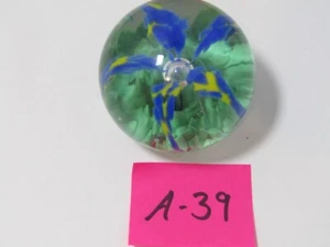 A-39 OLD VINTAGE GLASS BLOWN ART PAPER WEIGHT BLUE GREEN ORANGE FLOWER - Picture 1 of 1