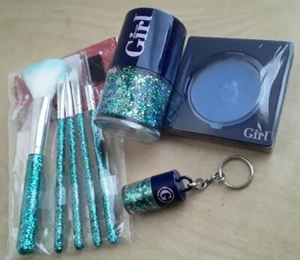 Who's That Girl Glitter Root Hair Chalk Simply Pleasures 5 pc Makeup Brush Lot - Picture 1 of 3
