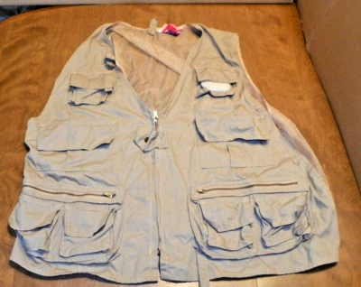 100 % cotton walker fishing vest hong kong size L - Image 1 of 4
