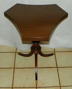 Mahagoni Formica Platte Dreieck geformt Beistelltisch / Beistelltisch (ET211) - Bild 1 von 5