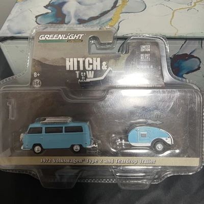 Greenlight Collectibles Hitch and Tow 1972 大众 2 型泪滴拖车 — 第 1/4 张图片