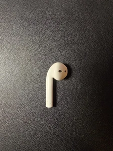 *Not working* Apple AirPod 2nd Gen. Left Side ORIGINAL A2031 OEM 1CHF AirPods VN - Picture 1 of 3