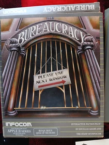 Burocrazia (Apple II, 1987) Videogioco Infocom Scatola Completa Disco 5,25" - Foto 1 di 16