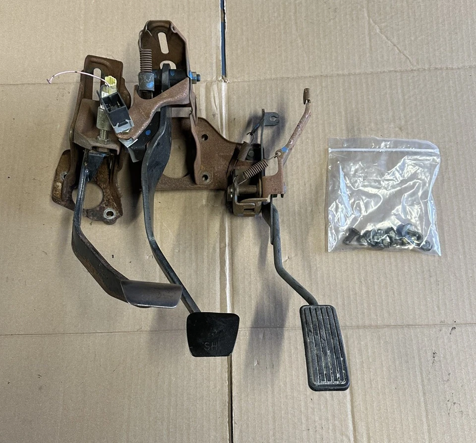 1992-1995 Honda Civic Manual Transmission Clutch Pedal Assembly Set OEM HONDA - Image 1 of 4
