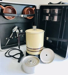 Vintage Travel Bar Coffee Set Electric Percolator Valiant Mugs 8 Piece Hard Case - Picture 1 of 13
