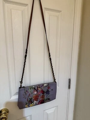 Bolso de mano Elliott Lucca de cuero tejido Foto 1 de 4