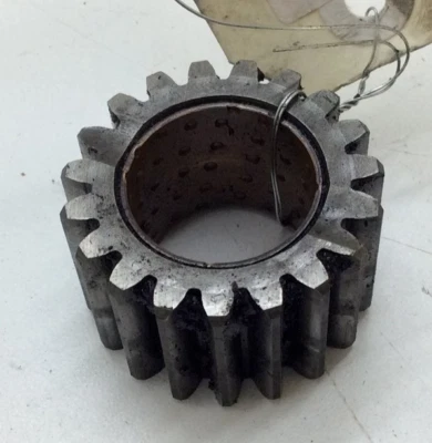Suzuki 19T Primary Drive Gear 21110-24200 Alt 125 50 LT 125 185 Quadrunner 83-87 - Image 1 of 4