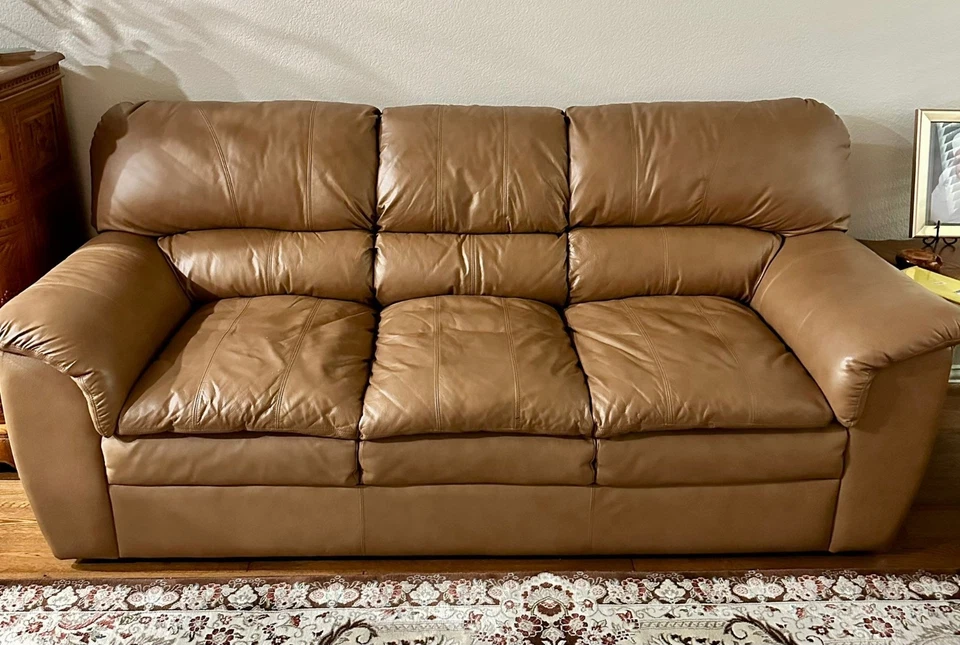 Leather Sofa Set Including Sofa, Loveseat and Recliner. - Image 1 of 3