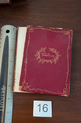 Antique Vintage 1932 Book Mini Leather Alice In Wonderland Read Collect Share Foto 1 de 4