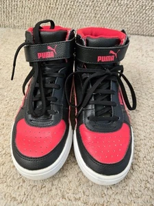 Boys Size 13 PUMA Trainers - Picture 1 of 8