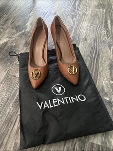 Nuevo con etiquetas Zapatos de salón Valentino By Mario Valentino Doria de cuero para mujer 9 marrón tostado neutro - Imagen 1 de 7