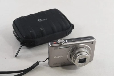 Kodak EasyShare Touch M5370 16 MP 5x Opt. Cámara digital compacta con zoom Foto 1 de 4