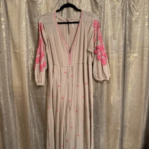Mono Free People Rayón Beige Bordado Rosa Boho Pierna Ancha Pequeño - Imagen 1 de 12