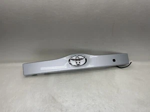 2004-2009 Toyota Prius Lift Gate Hatch Handle Molding Trim Garnish OEM (1F7) - Picture 1 of 16