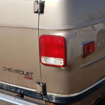 Chevrolet, GMC, furgoneta serie G, 1985, 1986, 1987, 1988 - 1996, luz trasera derecha Foto 1 de 4