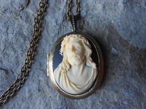 JESUS CROWN OF THORNS CAMEO LOCKET -BRONZE, RELIGIOUS, GOD, CHRISTMAS, EASTER - Picture 1 of 4