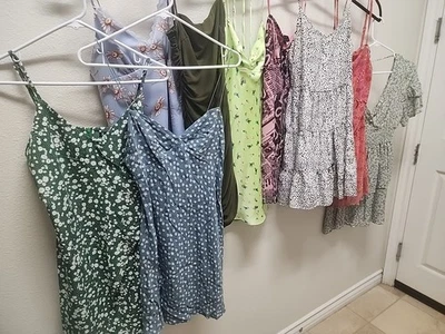 Women Junior Dresses Lot Of 9 Junior Size Medium Dresses,  1  IS S/ P With Tags - Image 1 of 4