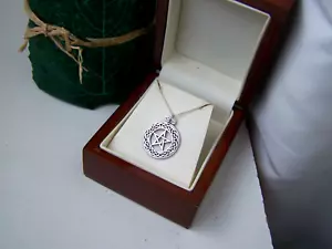 GORGEOUS 925 SOLID STERLING SILVER MODERNIST STAR PENTAGRAM PENDANT 16" NECKLACE - Picture 1 of 9