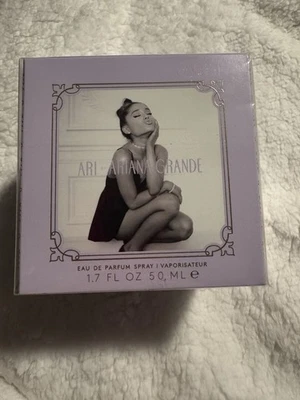 Ari By Ariana Grande Mujer Eau De Parfum EDP Spray 1.7 OZ Nuevo En Caja Foto 1 de 3