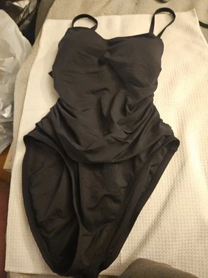 NEW La Blanca Swimsuit Size 6 Bikini Black one piece UPF 50 Adjustable Straps - Image 1 of 3