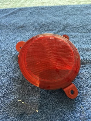 2014-2016 Kia Soul Right Rear Bumper Light Reflector 92452B2000 OEM - Image 1 of 3