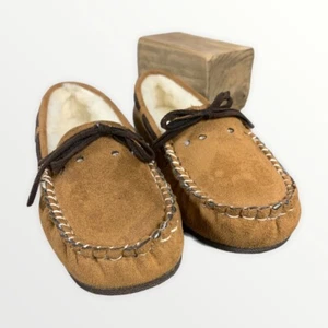 Apris Moccasin Style Slippers Womens 10 Brown Faux Suede Faux Fur NWOT Defect - Picture 1 of 6