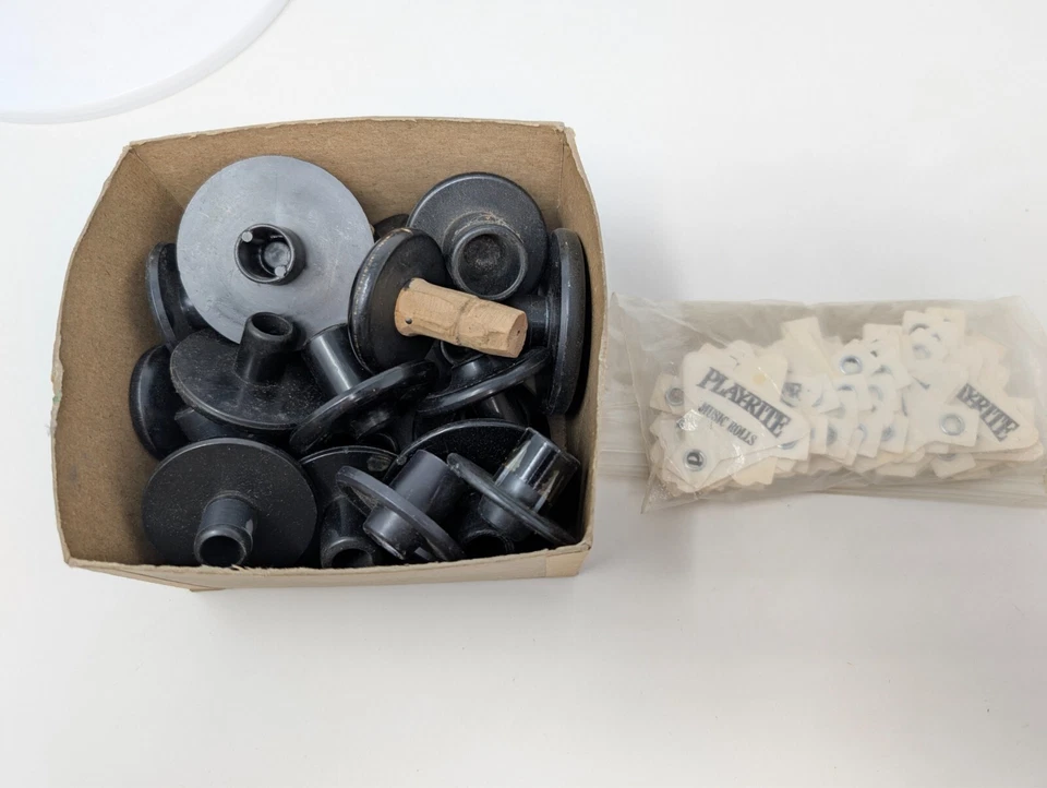Lote De Piezas De Reparación Pianola Reproductor De Colección - Extremos De Rollo, Pestañas Playrite Foto 1 de 4