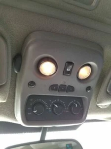 CONSOLA SUPERIOR ESCALADE 03-06: CON INTERRUPTOR DE TECHO CORREDIZO Y CONTROL DE TEMPERATURA - Imagen 1 de 12