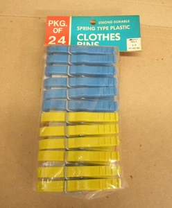 Vintage 1970s Clothes Pins Plastic Clothespins Pack of 24 Mixed ~ Kmart ~ NOS - Picture 1 of 6