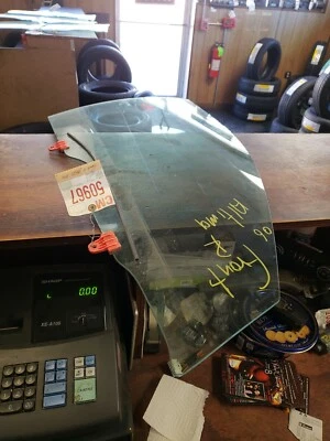 2003 2004 2005 2006 Nissan Altima стекла двери переднего пассажира стороне RH  - Изображение 1 из 2