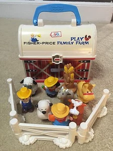 Fisher Price Family Play Farm Carrier Lunch Box Mattel 2008 w/ 1 0 Little People - Picture 1 of 6