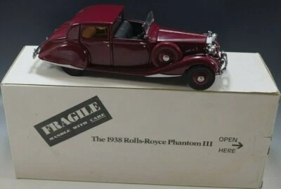 DANBURY MINT 1938 ROLLS ROYCE PHANTOM III GARNET 1:24 SCALE DIE CAST MIB #2 - Image 1 of 4