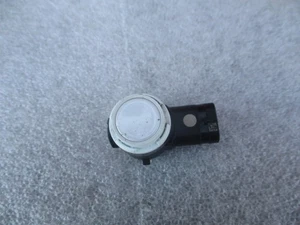 Sensor de estacionamiento asistente de estacionamiento delantero Tesla Model 3 2021-2023 1741485-11-A usado - Imagen 1 de 8