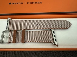 Apple Watch Hermès - 41mm Gold/Écru Toile H Single Tour Band. - Picture 1 of 7