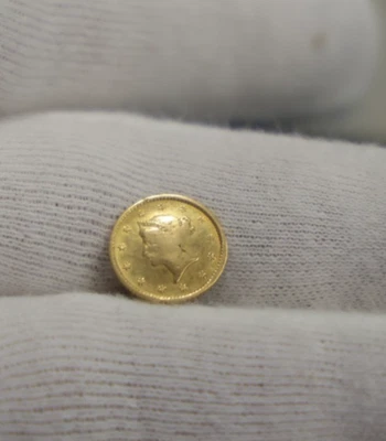 US $1 Pieza de Oro Tipo 1 Hecha en Botón Cóncavo Arañazos Foto 1 de 2