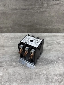 Contactor de 3 polos Marley Engineering 5018-0006-000, bobina de 24 VCA, nuevo leer descripción - Imagen 1 de 9