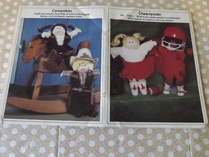 CABBAGE PATCH KIDS Häkelpuppe Cheerleader Cowboy oder Mädchen Musterbuch Vintage 1982 - Bild 1 von 3