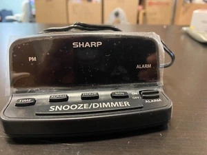 Sharp Alarm Clock with Snooze and Dimmer-NEW-T - Picture 1 of 2