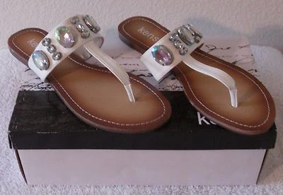 NUEVO EN CAJA Sandalias de Tanga Kensie Tatianly Para Mujer Adornadas 10 Blancas Precio de Venta sugerido por el fabricante $70 Foto 1 de 4
