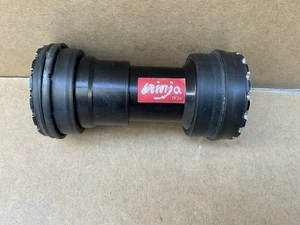 Token Ninja TF24 BB30 Press Fit Thread Bottom Bracket In Nice Condition - Picture 1 of 6