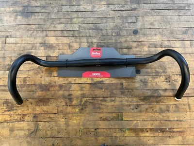 Guidão Salsa Cowchipper Drop - Alumínio, 31,8mm, 48cm, Preto - Imagem 1 de 3