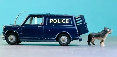 1:43 CORGI TOYS 448 B.M.C. Austin Mini Van Countryman POLICE Kombi + Schäferhund - Bild 1 von 4