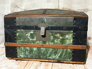 VTG CHILD'S STEAMER TRUNK Storage Chest Camelback Humpback Victorian Toy Box - Picture 1 of 17