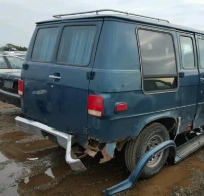 Chevrolet , GMC G-Series Vans, 1985, 1986, 1987, 1988 - 1995, Right Tail Light - Image 1 of 4