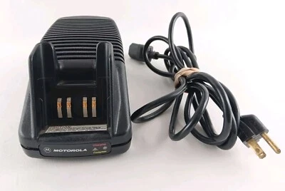 Motorola AAI6740 Battery Charger - Image 1 of 4