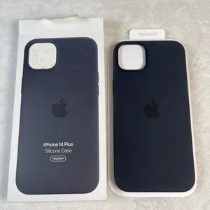Genuine Apple iPhone 14 Plus Silicone Case w/MagSafe - Midnight Black MPT33ZM/A - Picture 1 of 9