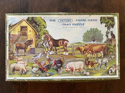 Rompecabezas de madera vintage The Victory Farm bandeja de patio rompecabezas completo usado Foto 1 de 4