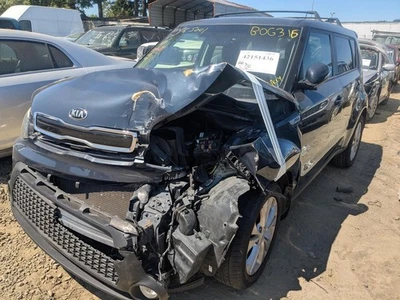 Maçaneta externa dianteira direita usada serve para: 2016 Kia Soul montagem corpo da porta col - Imagem 1 de 4